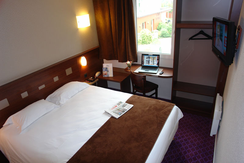 Brit Hotel Rennes Le Castel חדר תמונה