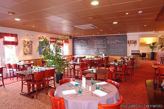 Brit Hotel Rennes Le Castel מסעדה תמונה