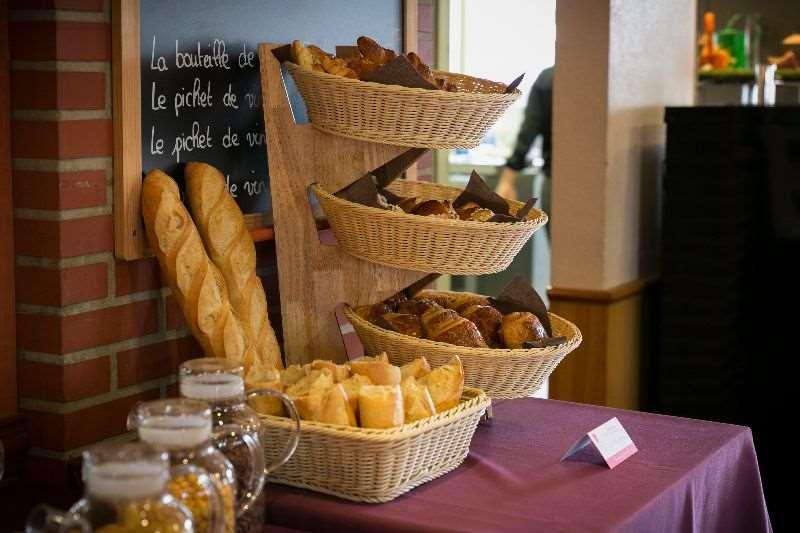 Brit Hotel Rennes Le Castel מסעדה תמונה