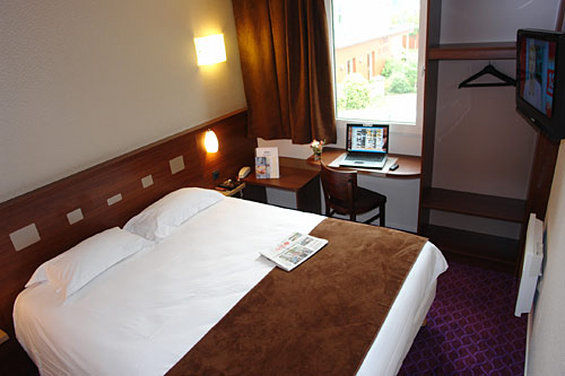 Brit Hotel Rennes Le Castel מראה חיצוני תמונה